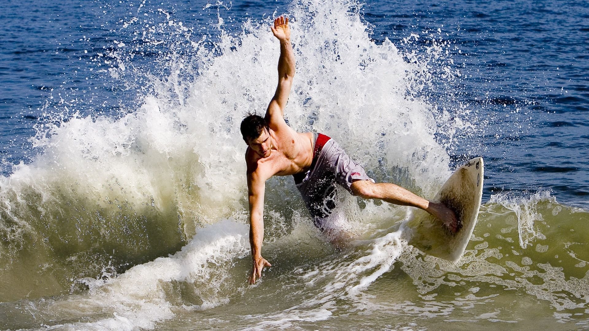 西甲经典较量，比分1-0，击败对手的最大亮点：关键扑救，控球时间55%